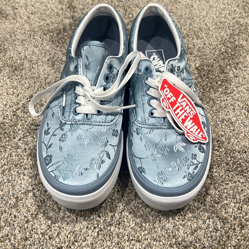 Vans blue satin floral era stacked platform shoes size 8.5 brand new with tags